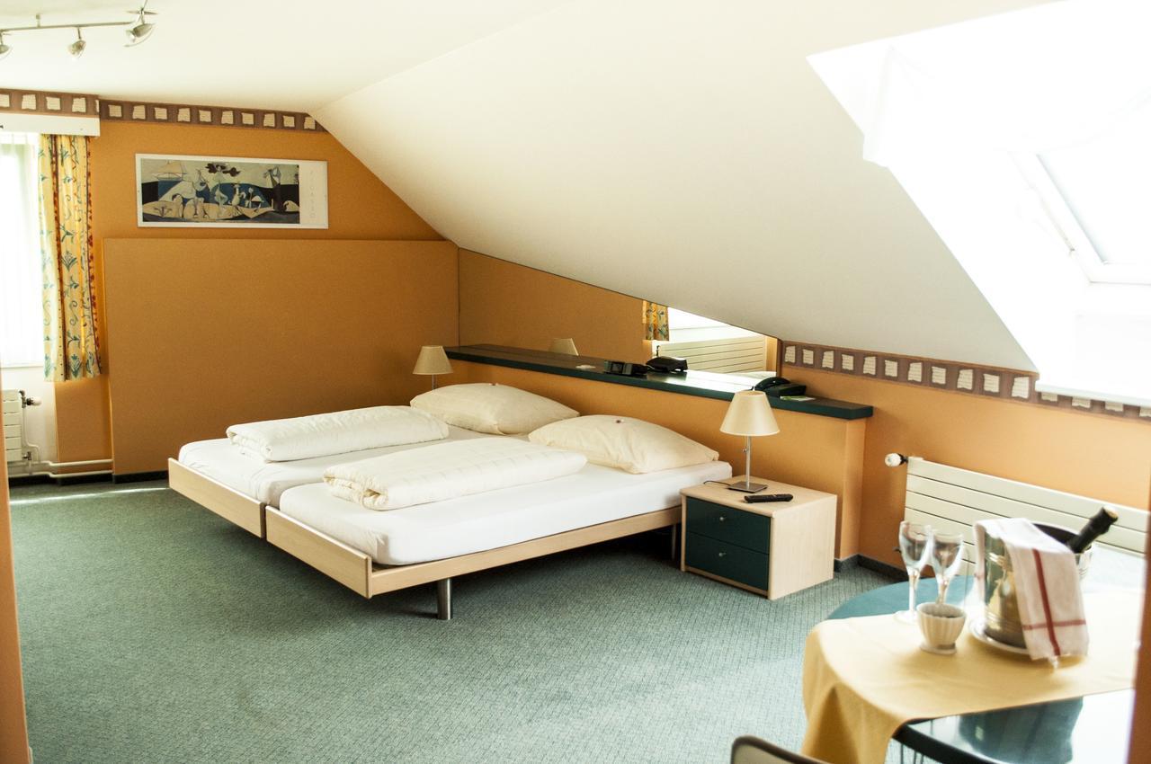 Landgasthof Lowen Sulgen Bagian luar foto